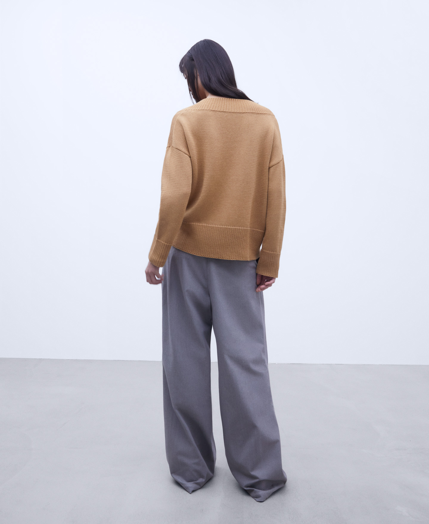 V-neckline knitted sweater image number 2
