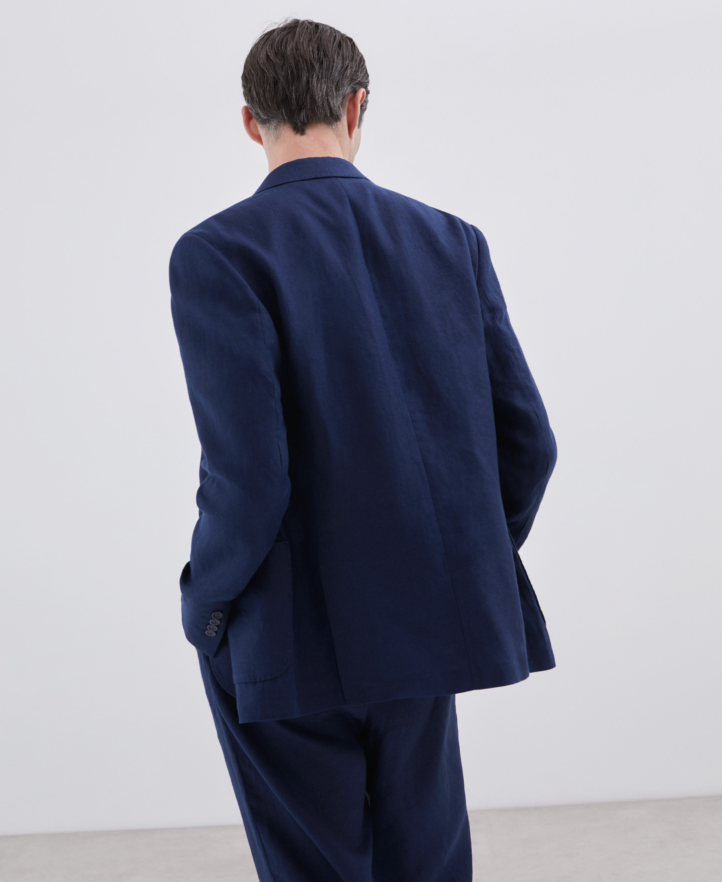 Chaqueta azul sastrería clásica image number 2
