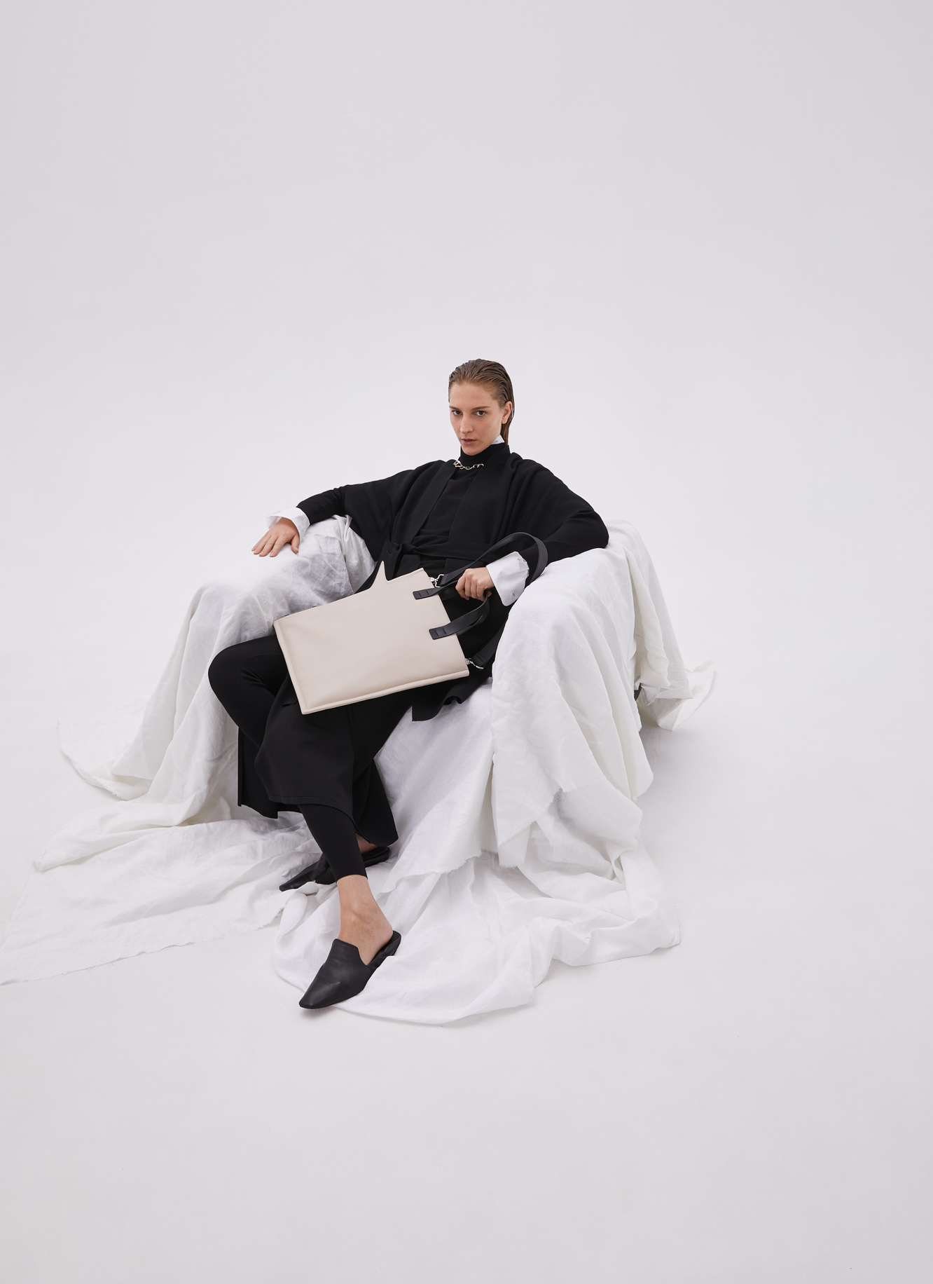 Shopper acolchado en materia soft image number 4