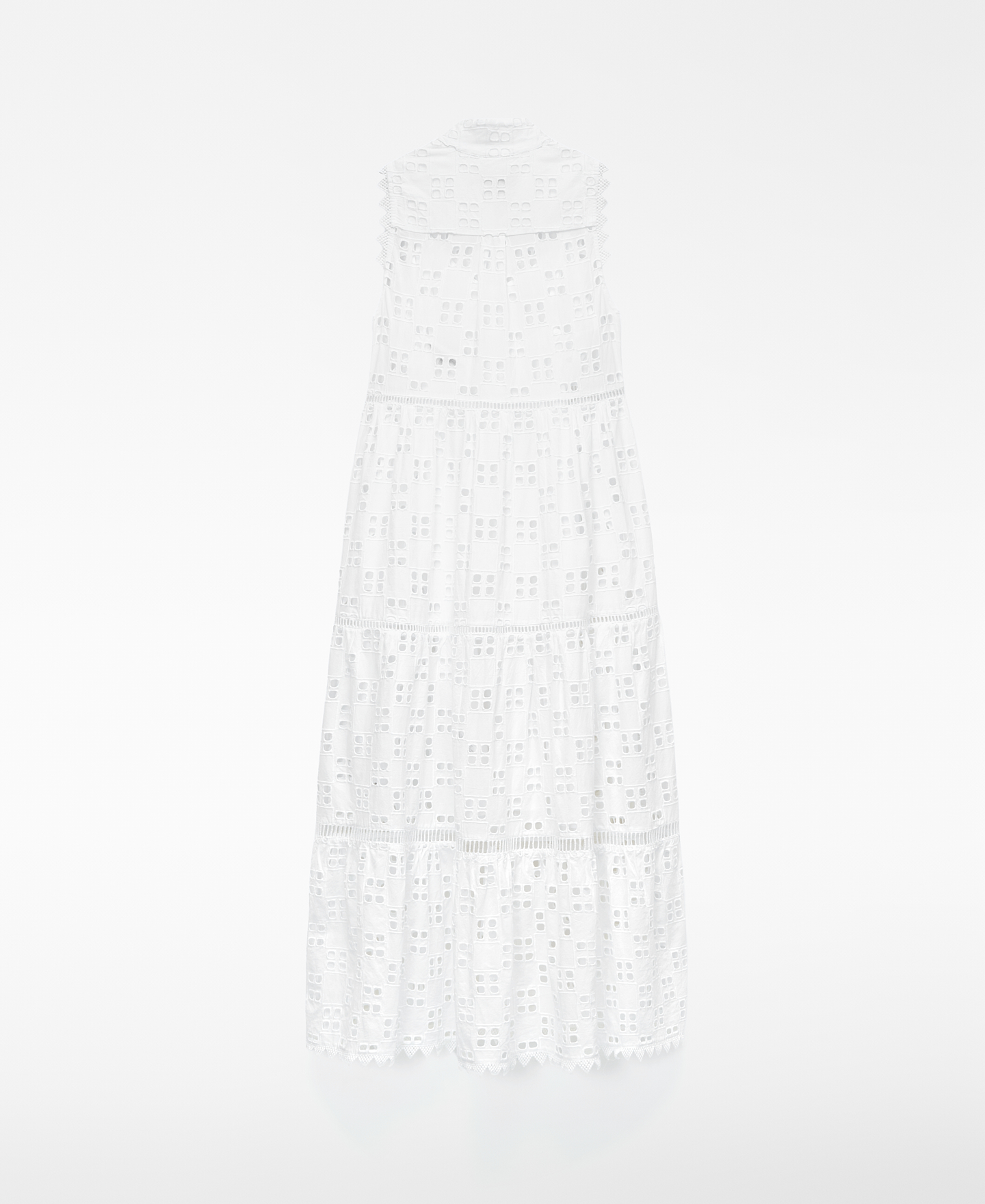 Robe brod&eacute;e anglaise &agrave; col chemin&eacute;e image number 1